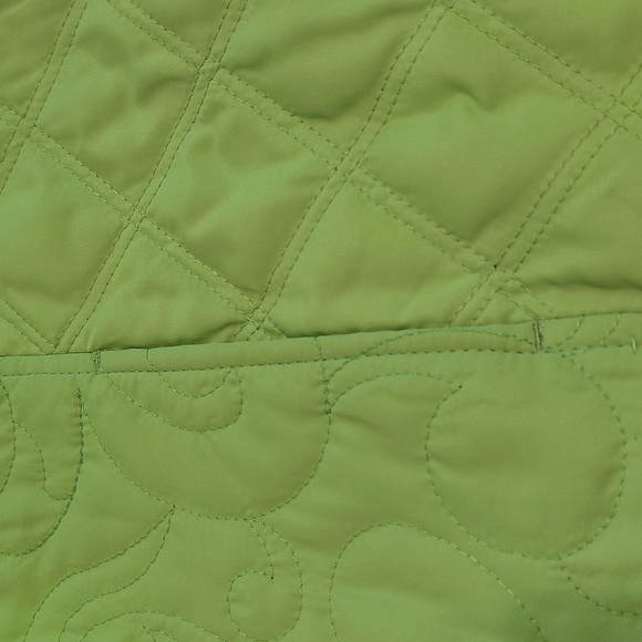 SALE!! Reversible Vibrant Green & Black Quilted Vest - Picture 5 of 12